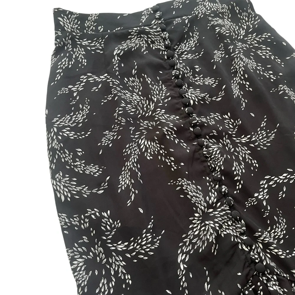 Entro Women’s Sz Small Black White Floral Print Button Front Fishtail Midi Skirt